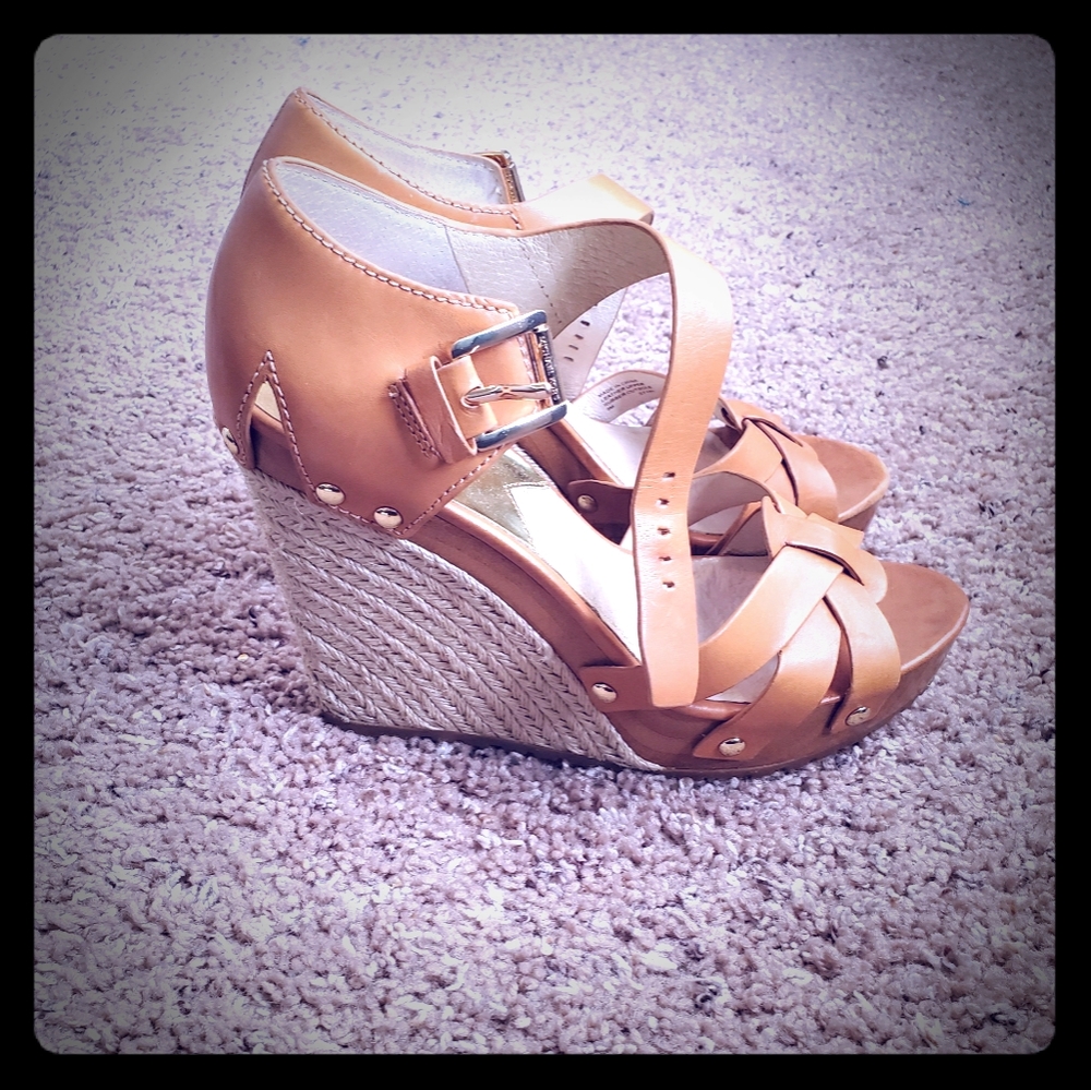 Michael Kors Tan Wedged the Jetset 6
